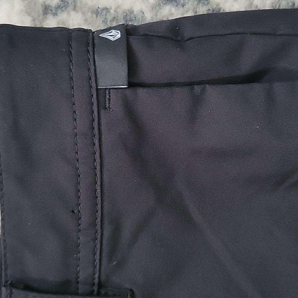 Volcom Shorts - Picture 2 of 12